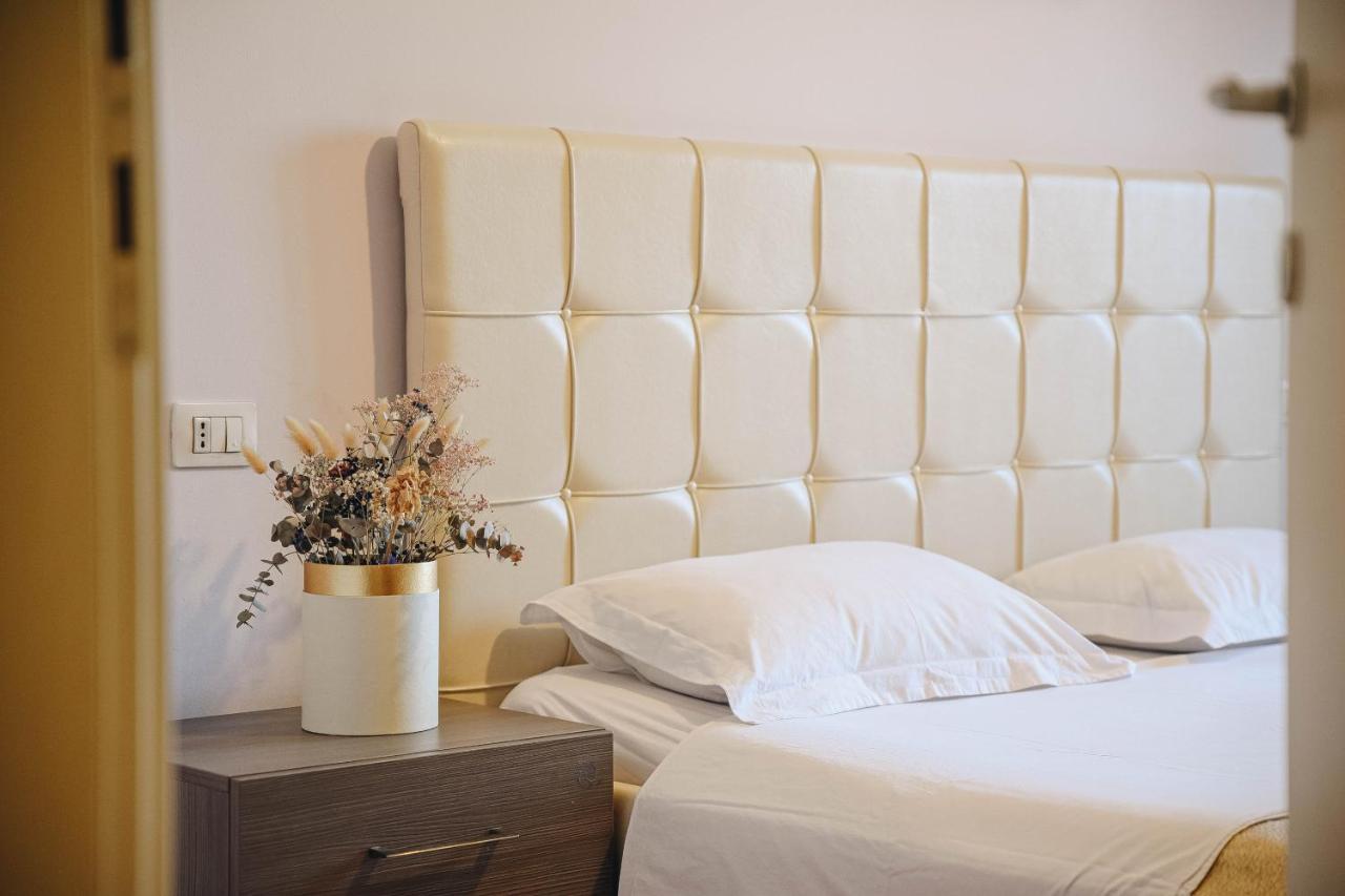 Cozy Rooftop Apartment - Your Home, Away From Home! Tiran Dış mekan fotoğraf