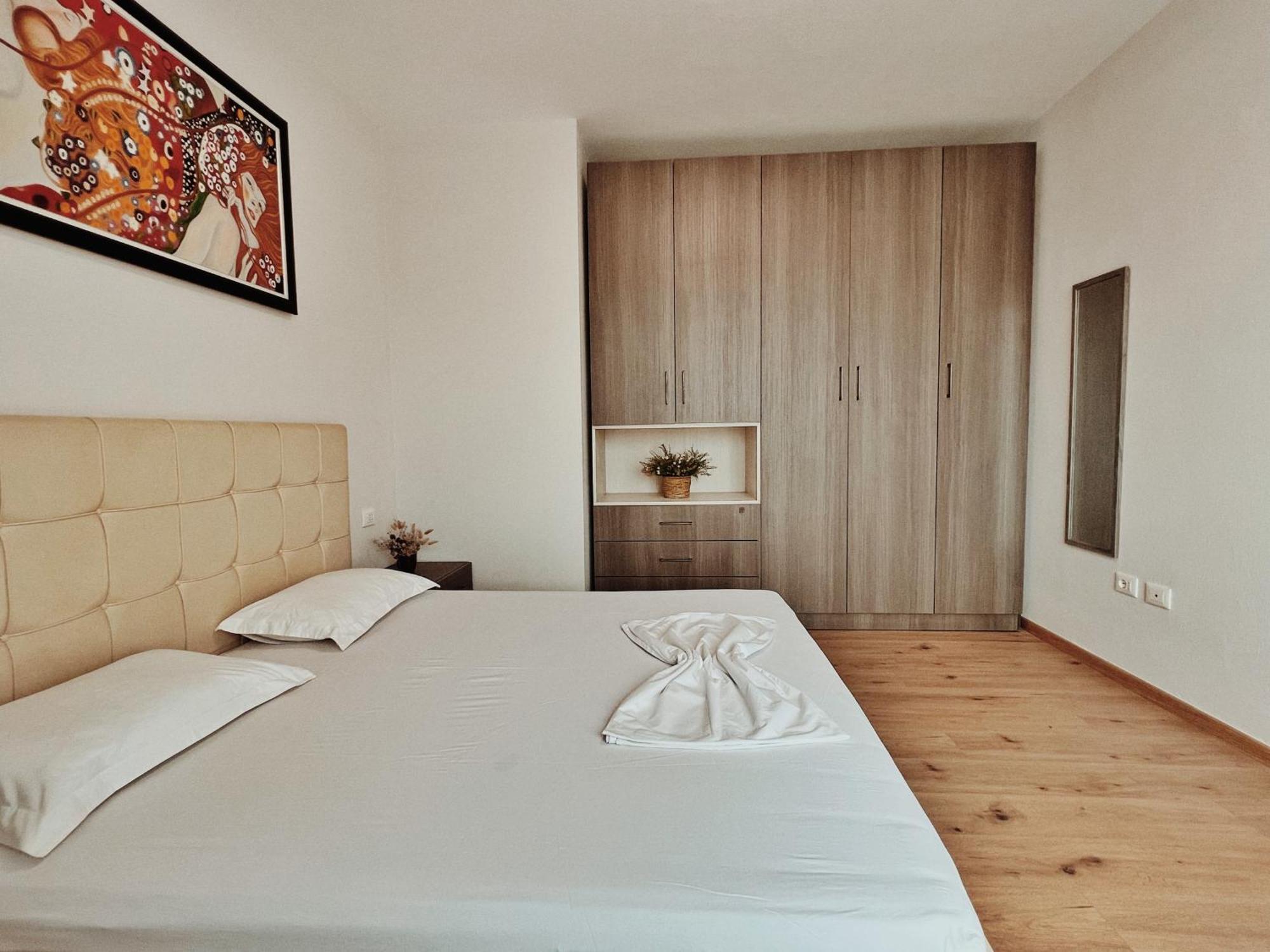Cozy Rooftop Apartment - Your Home, Away From Home! Tiran Dış mekan fotoğraf